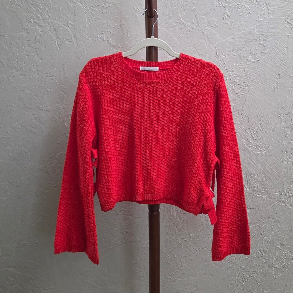 T133. Chunky Waffle Knit Cropped Sweater Side Bows